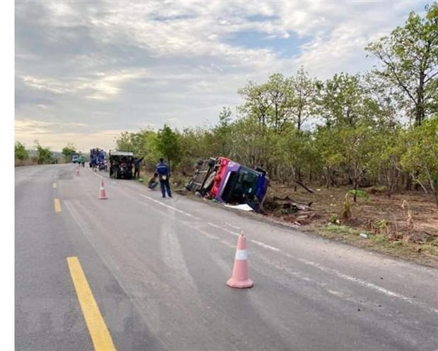 Ninh Thuận: 9 người bị thương trong vụ lật xe khách giường nằm